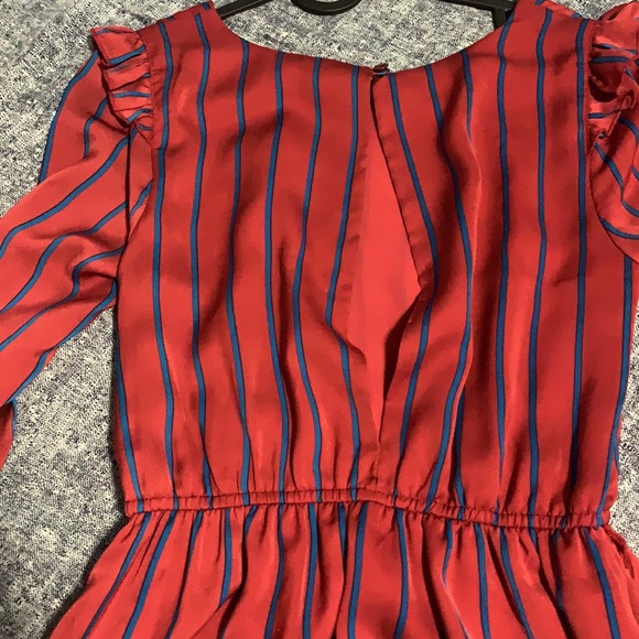 Elegant dress with a open back - Picture 2 of 3